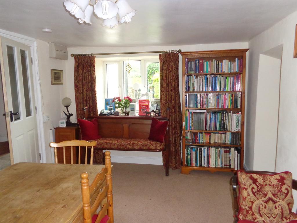 Lodge House B&B Buckland St Mary Esterno foto