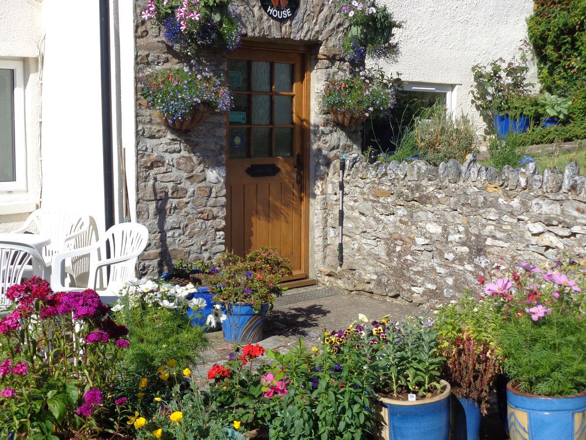 Lodge House B&B Buckland St Mary Esterno foto